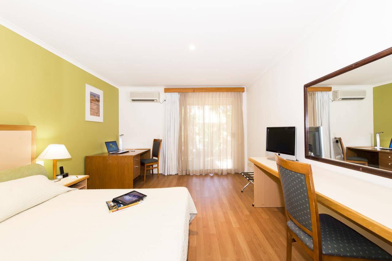 Hotel The Cambridge Kununurra Extérieur photo